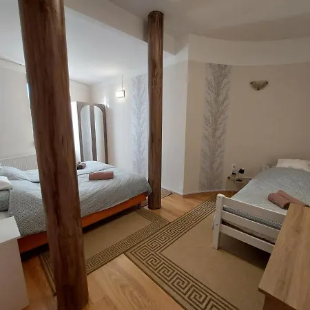 Családbarát Vendéglak Szegedi Magánszálláshely 9 Fő Részére, Nagycsaládok és Baráti Társaságok Részére Apartman *