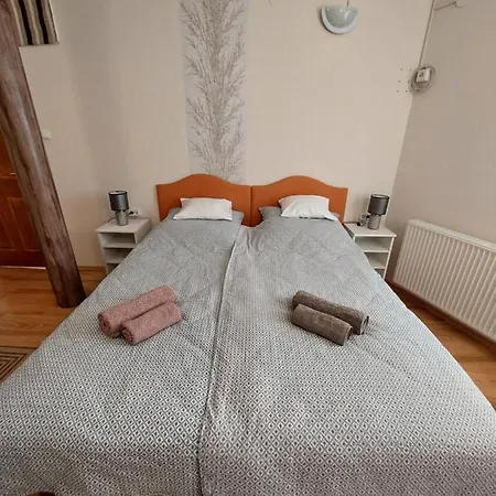 Apartman Családbarát Vendéglak Szegedi Magánszálláshely 9 Fő Részére, Nagycsaládok és Baráti Társaságok Részére *