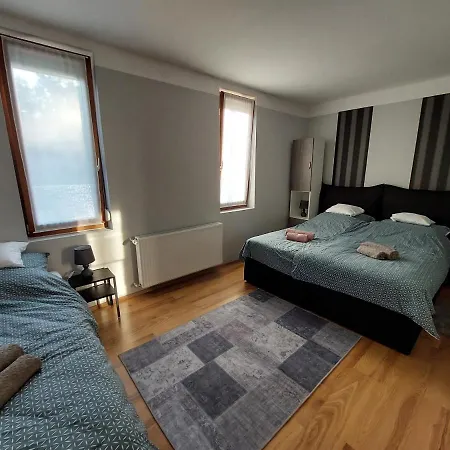 Családbarát Vendéglak Szegedi Magánszálláshely 9 Fő Részére, Nagycsaládok és Baráti Társaságok Részére Apartman Szeged