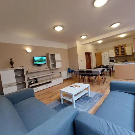 Családbarát Vendéglak Szegedi Magánszálláshely 9 Fő Részére, Nagycsaládok és Baráti Társaságok Részére Apartman *
