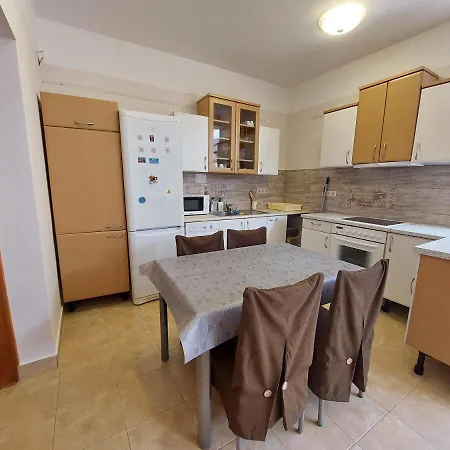 Apartman Családbarát Vendéglak Szegedi Magánszálláshely 9 Fő Részére, Nagycsaládok és Baráti Társaságok Részére